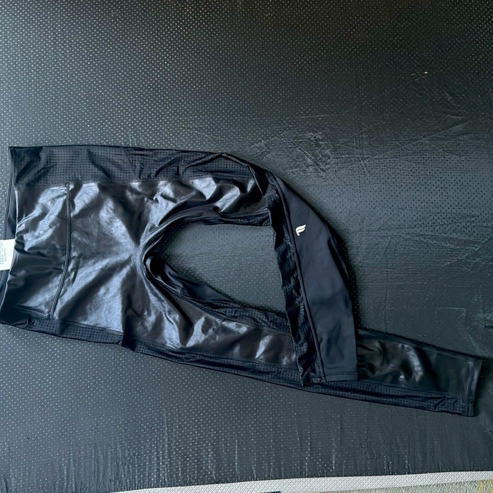 Fabletics High Waisted Shine Leggings NWT M